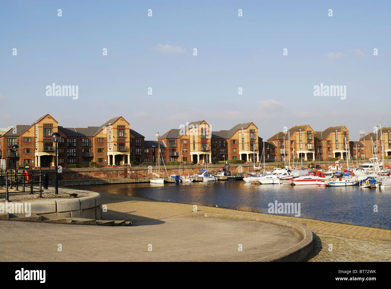 Les nouveaux quartiers sur le réaménagement des quais à Dingle, Liverpool. Anciennement Guanaco Dock, Liverpool accueille désormais Marina. Banque D'Images