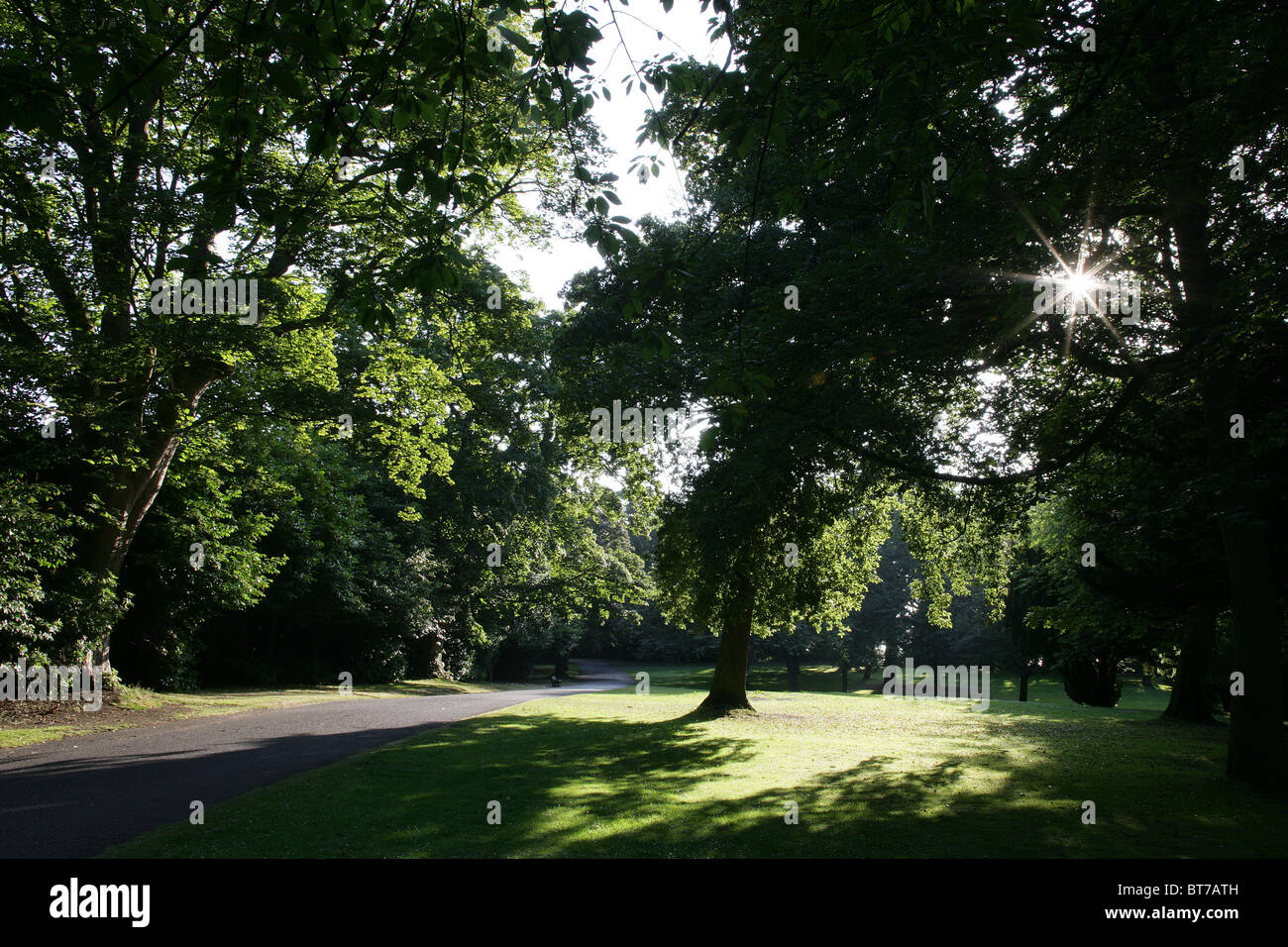Vue d'été de Ravenscraigs Park Fife. Banque D'Images
