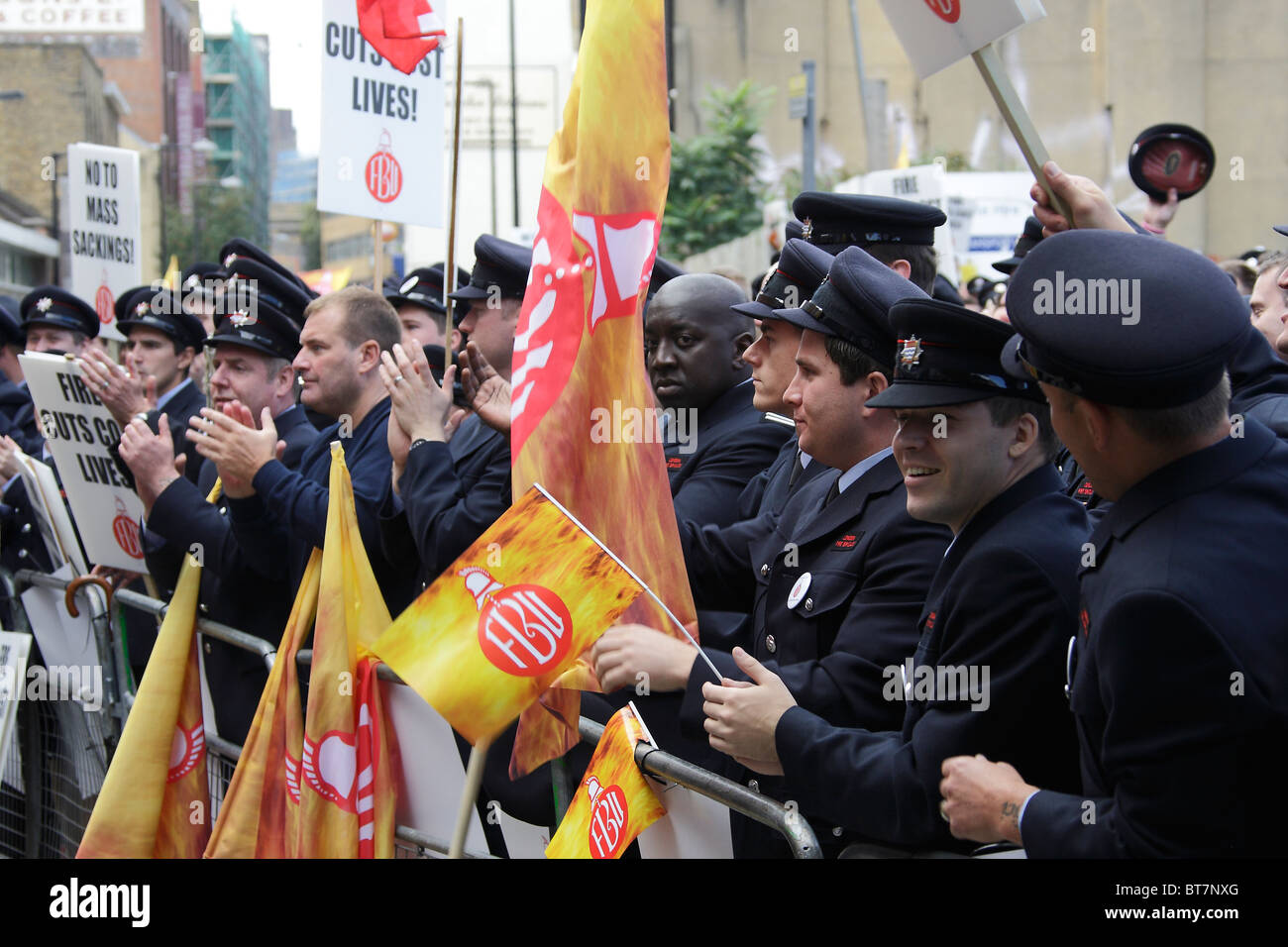 Protestant contre les pompiers de Londres Banque D'Images