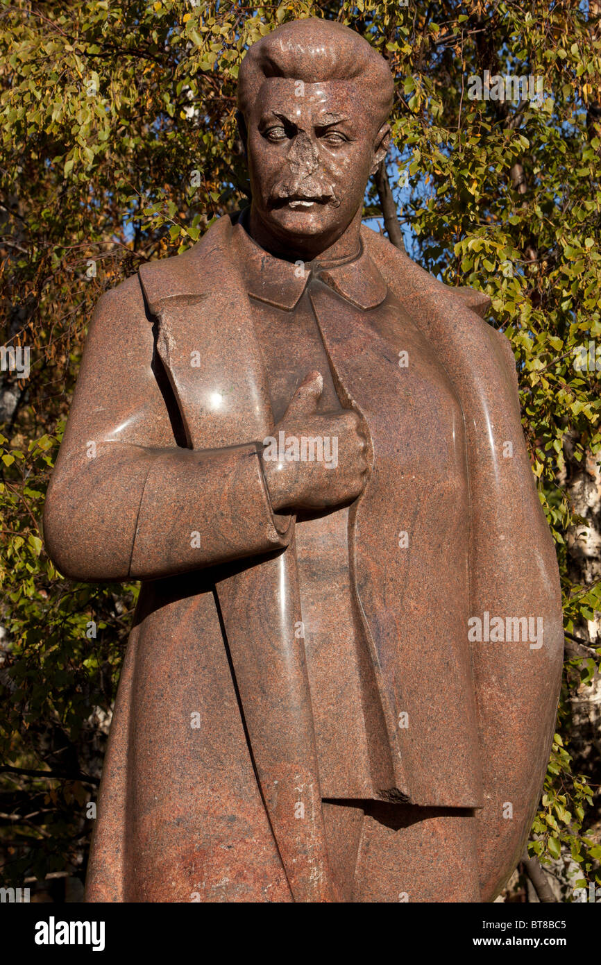Statue du leader soviétique Joseph Staline à la tombée Monument Park (Parc Muzeon des Arts) à Moscou, Russie Banque D'Images