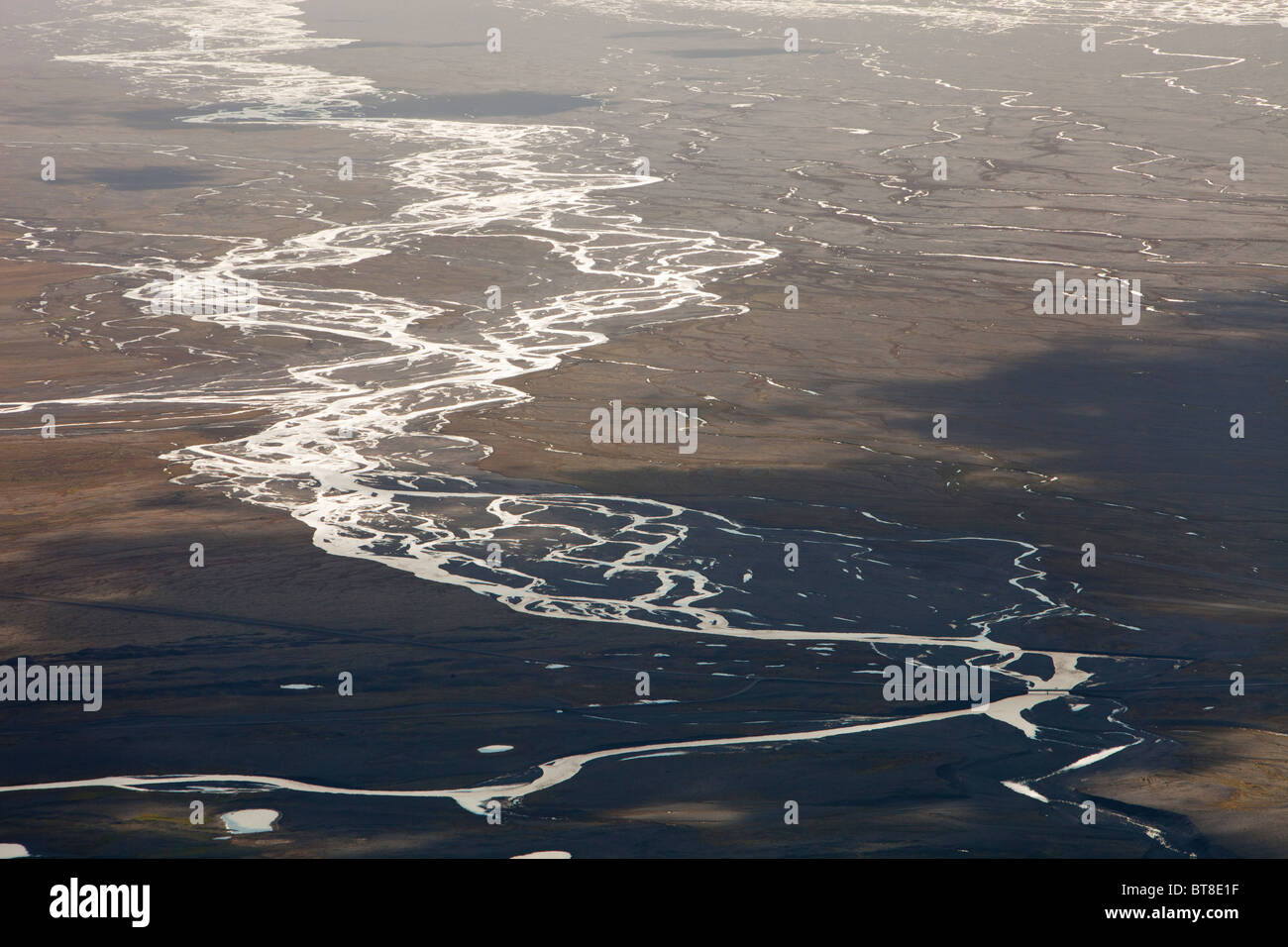 L'eau de rivière et Skeirdarasandur Morsardalur venant de l'Vantnajokull ice cap dans le parc national de Skaftafell Banque D'Images