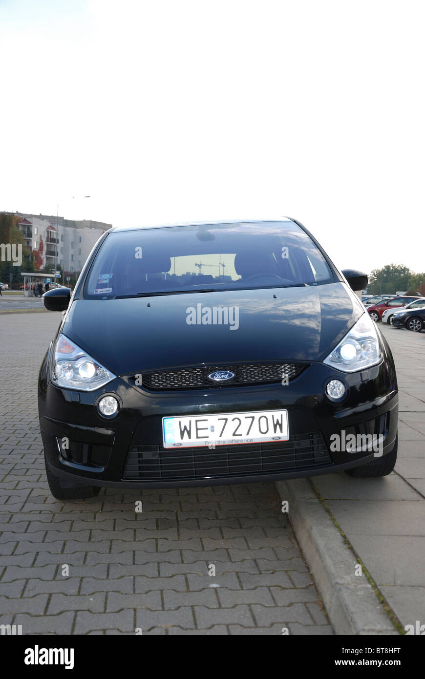 Ford S-MAX 2.0 TDCI - 2006 - noir métallisé - cinq portes (5D) - MONOSPACE Allemand populaire (minibus) - sur l'Asphalte, pavage (sett) Banque D'Images