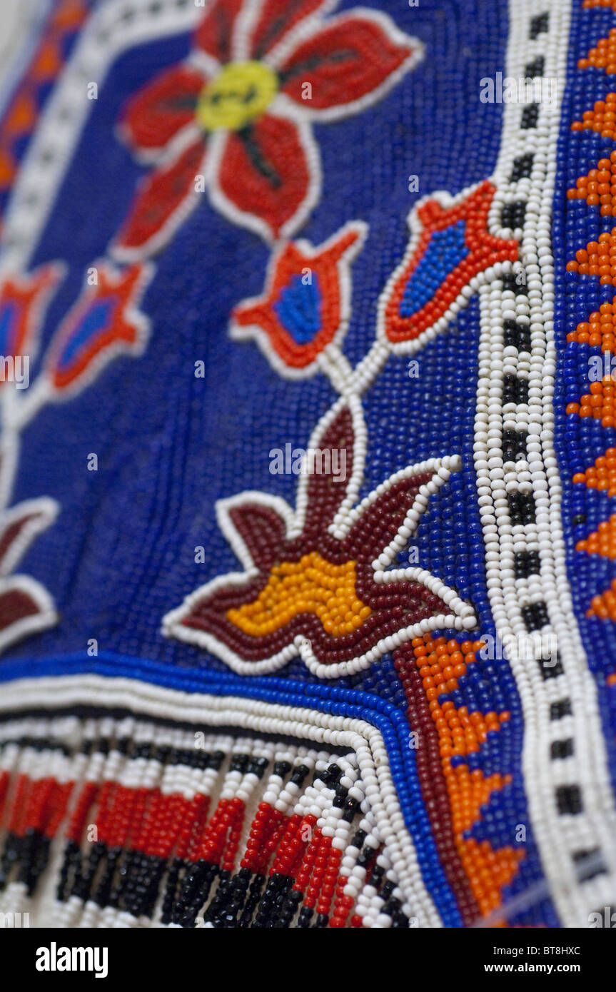 L'Arctique canadien, le Nunavut, Iqaluit, île de Baffin (aka Frobisher Bay). Le musée Nunatta Sunakkutaangit. Cordon traditionnel des Inuits. Banque D'Images