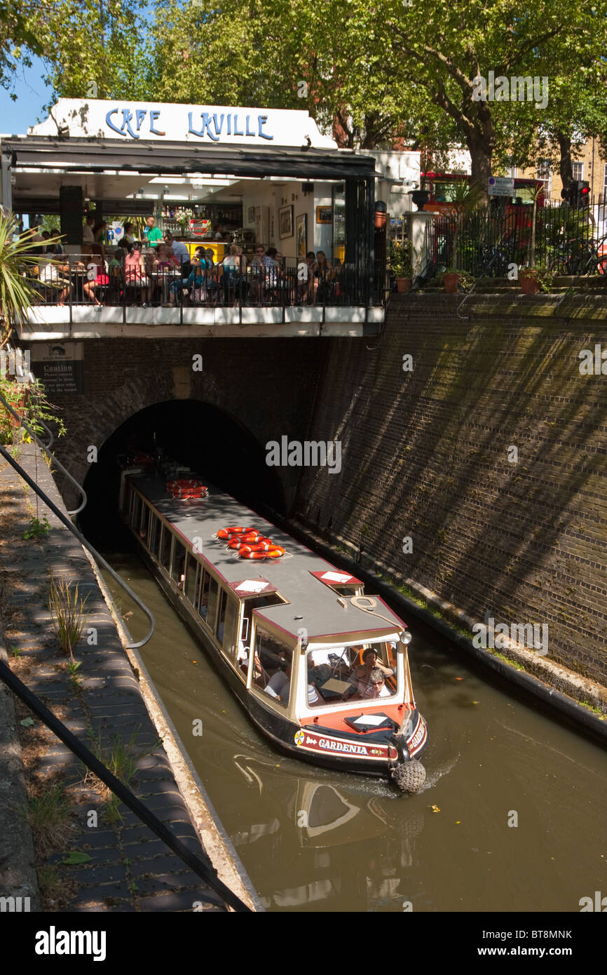 Cafe Laville sur canal boat sur Regent's Canal, Londres en mai 2010 Banque D'Images