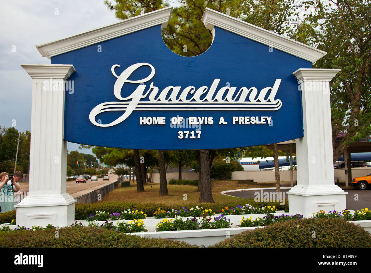 Panneau à l'entrée de Graceland, la maison d'Elvis Presley à Memphis, Tennessee, États-Unis Banque D'Images