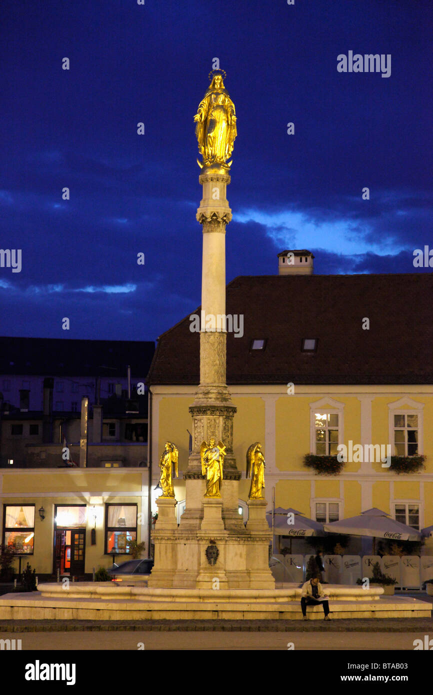 Croatie, Zagreb Kaptol, Square, statue, Vierge Marie Banque D'Images