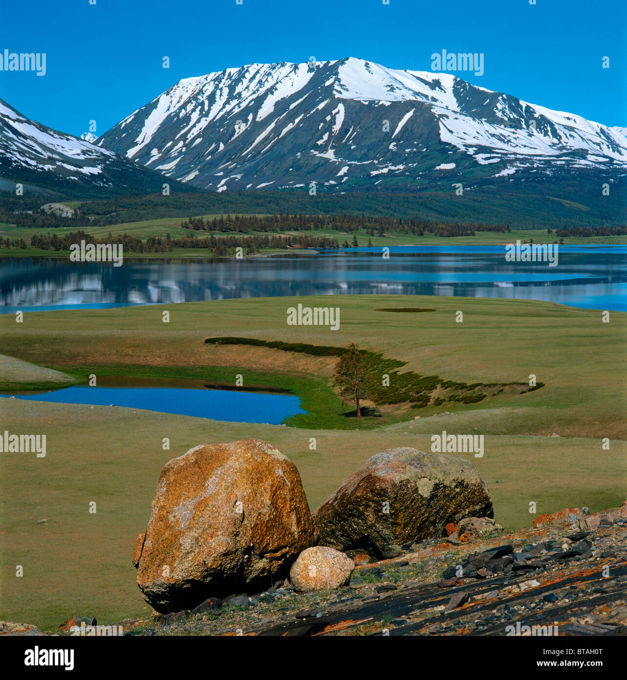 Lac Hoton Nuur (Khoton Nur). Altai Tavan Bogd Parc National. La Mongolie Banque D'Images