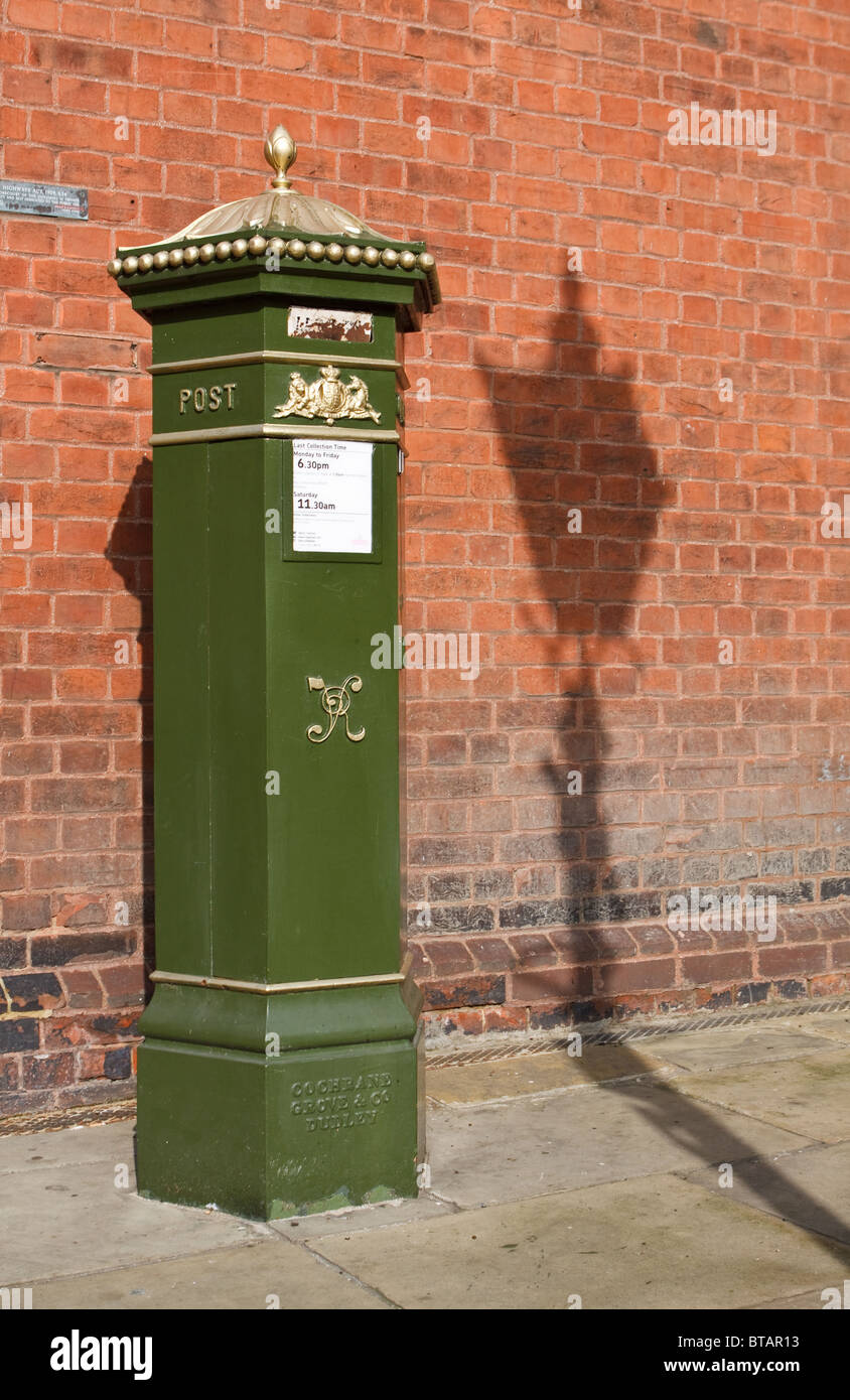 Old Post Box Rochester Kent Banque D'Images