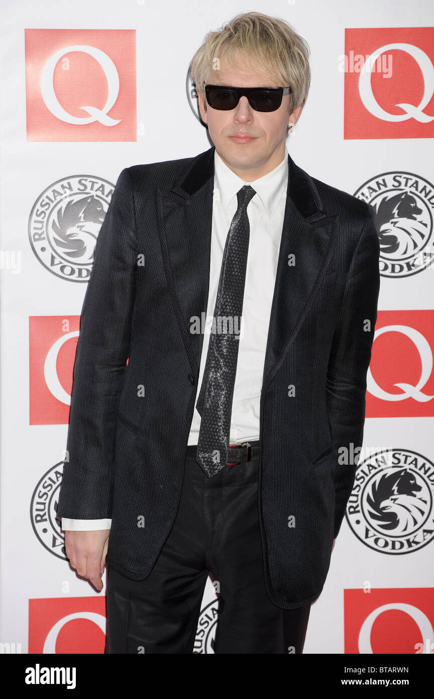 Nick Rhodes assiste à la Q Awards au Grosvenor House, Londres, 25 octobre 2010. Banque D'Images