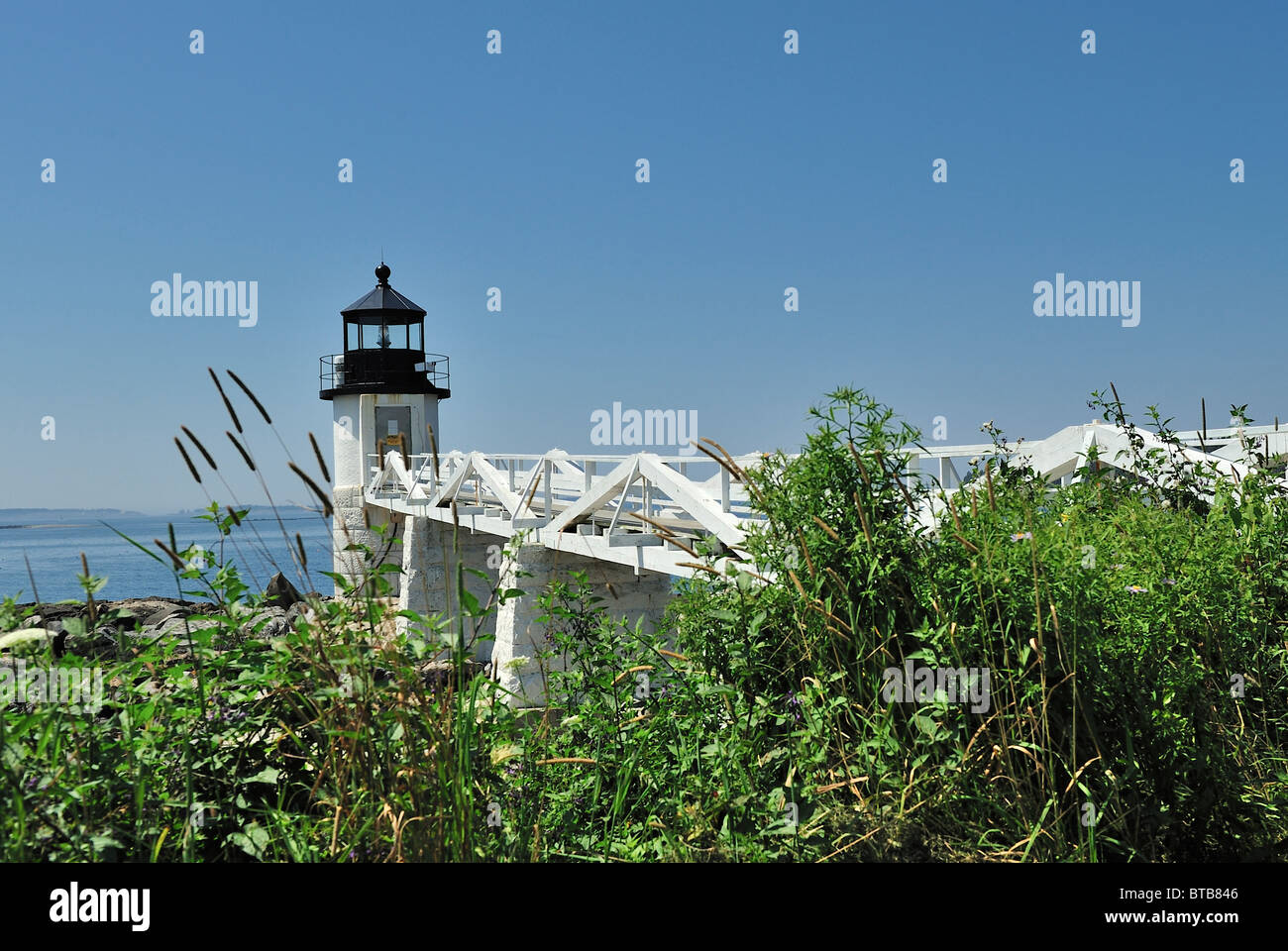 Vue grand angle de Marshall Point Lighthouse et Penobscot Bay avec copie espace. Port Clyde, Saint Georges, moi. Banque D'Images