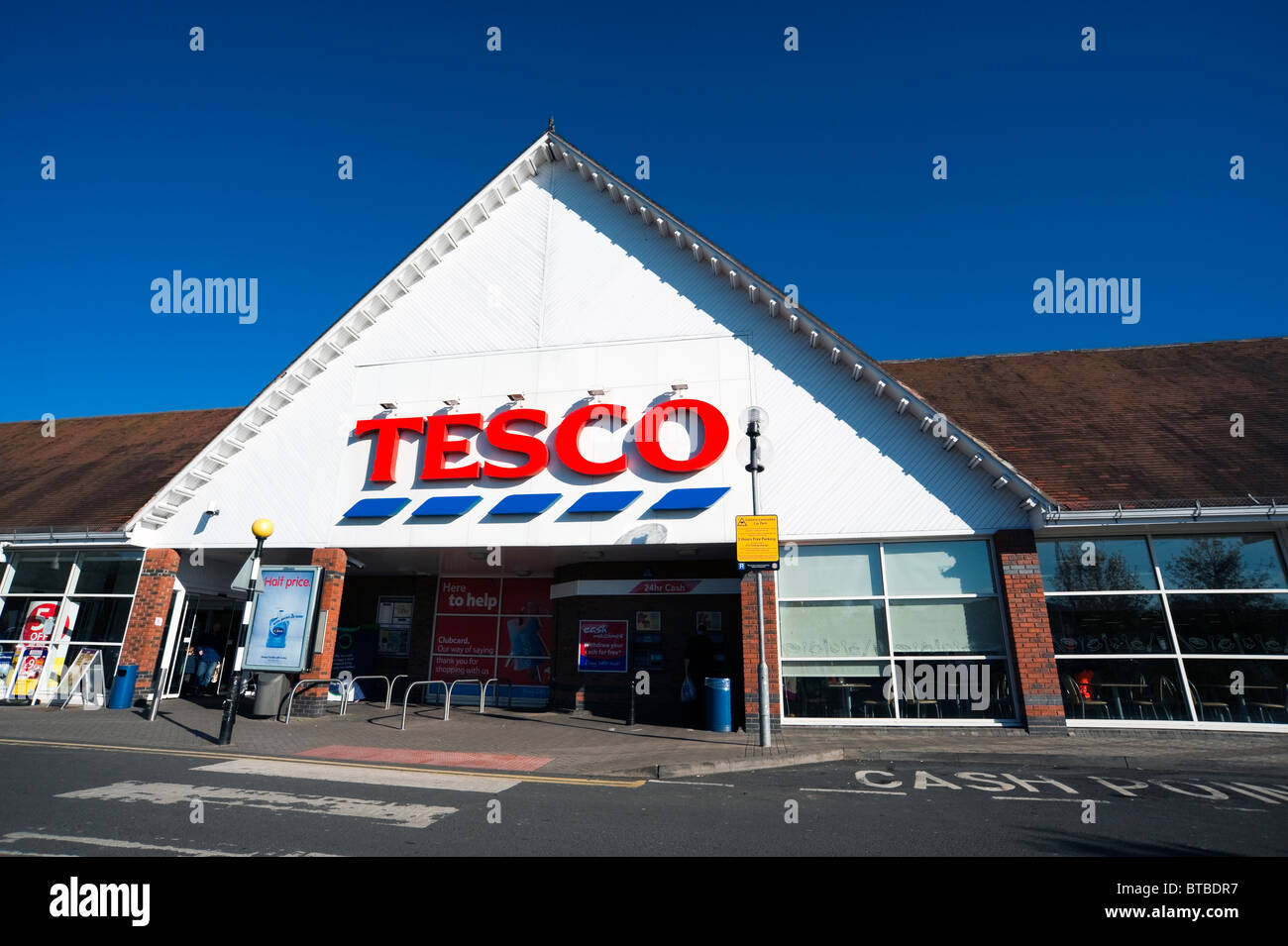 Supermarché Tesco store, au Royaume-Uni. Banque D'Images