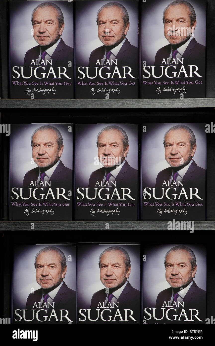 Alan Sugar nouvelle autobiographie 'ce que vous voyez est ce que vous avez' à Waterstones, Piccadilly, Londres. Banque D'Images