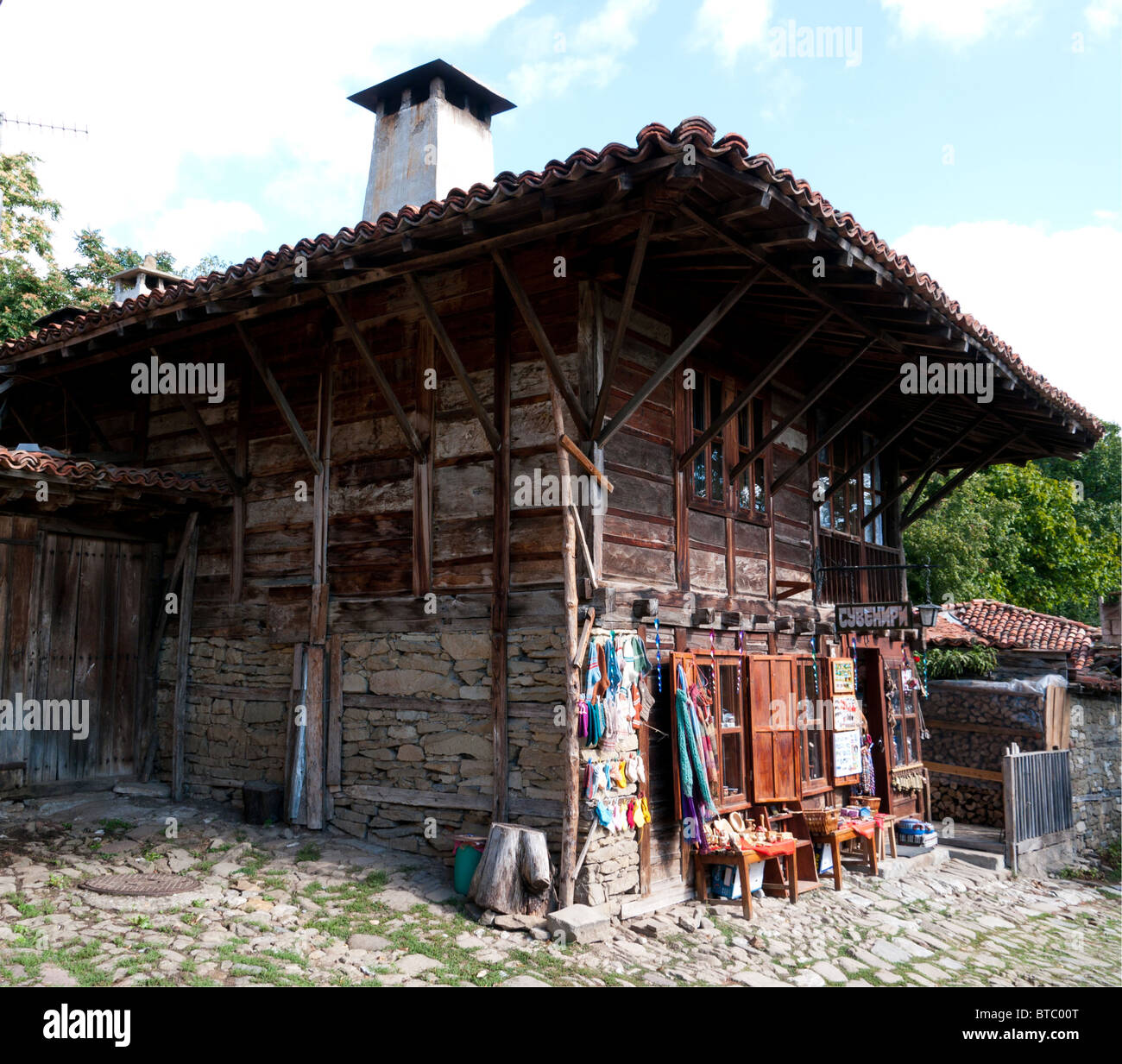 Vieille maison à Zheravna, un village traditionnel préservé dans les Montagnes Bleues, Bulgarie Banque D'Images