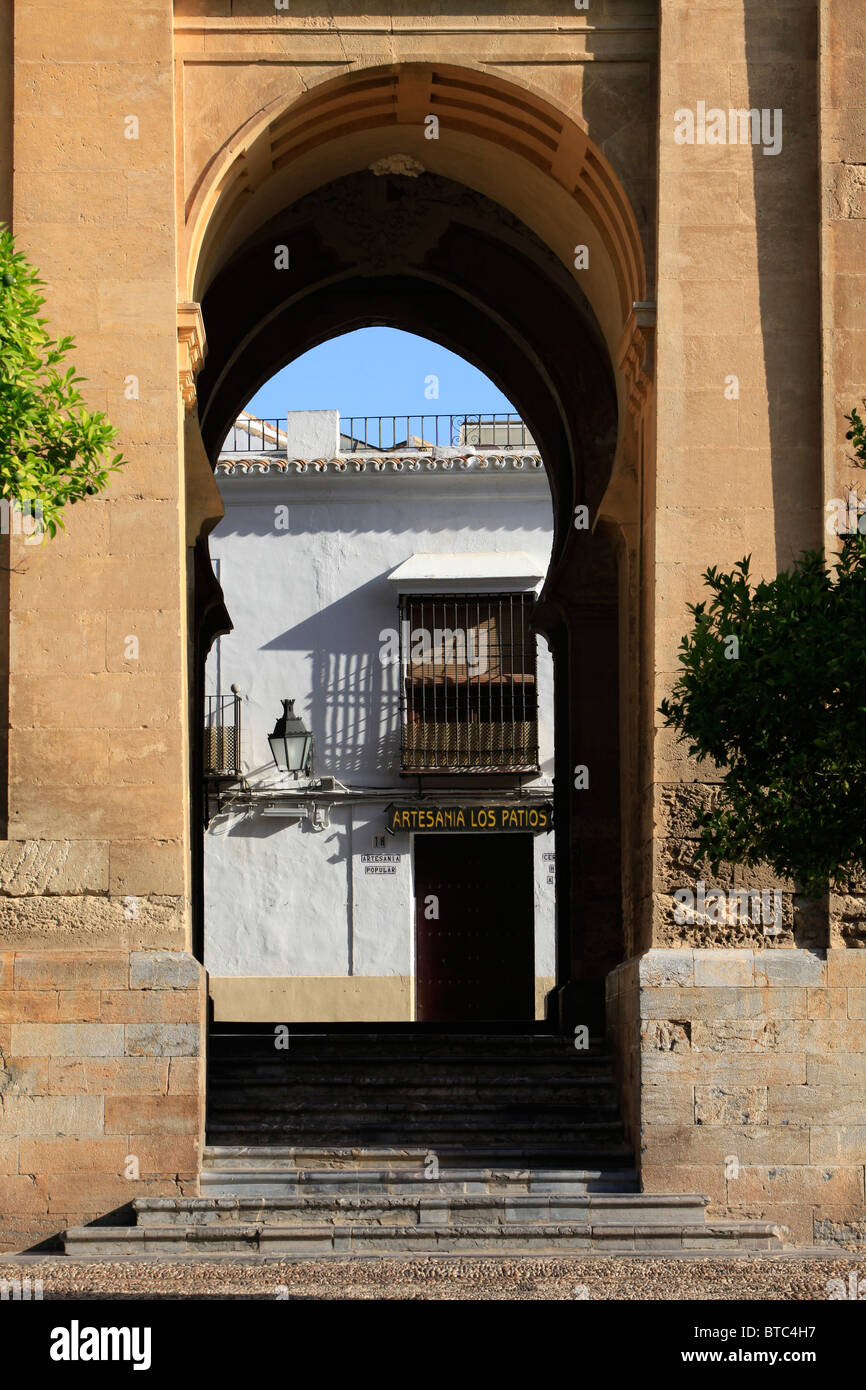 Porte d'entrée médiévale du Mosque-Cathedral de Cordoue, Espagne Banque D'Images