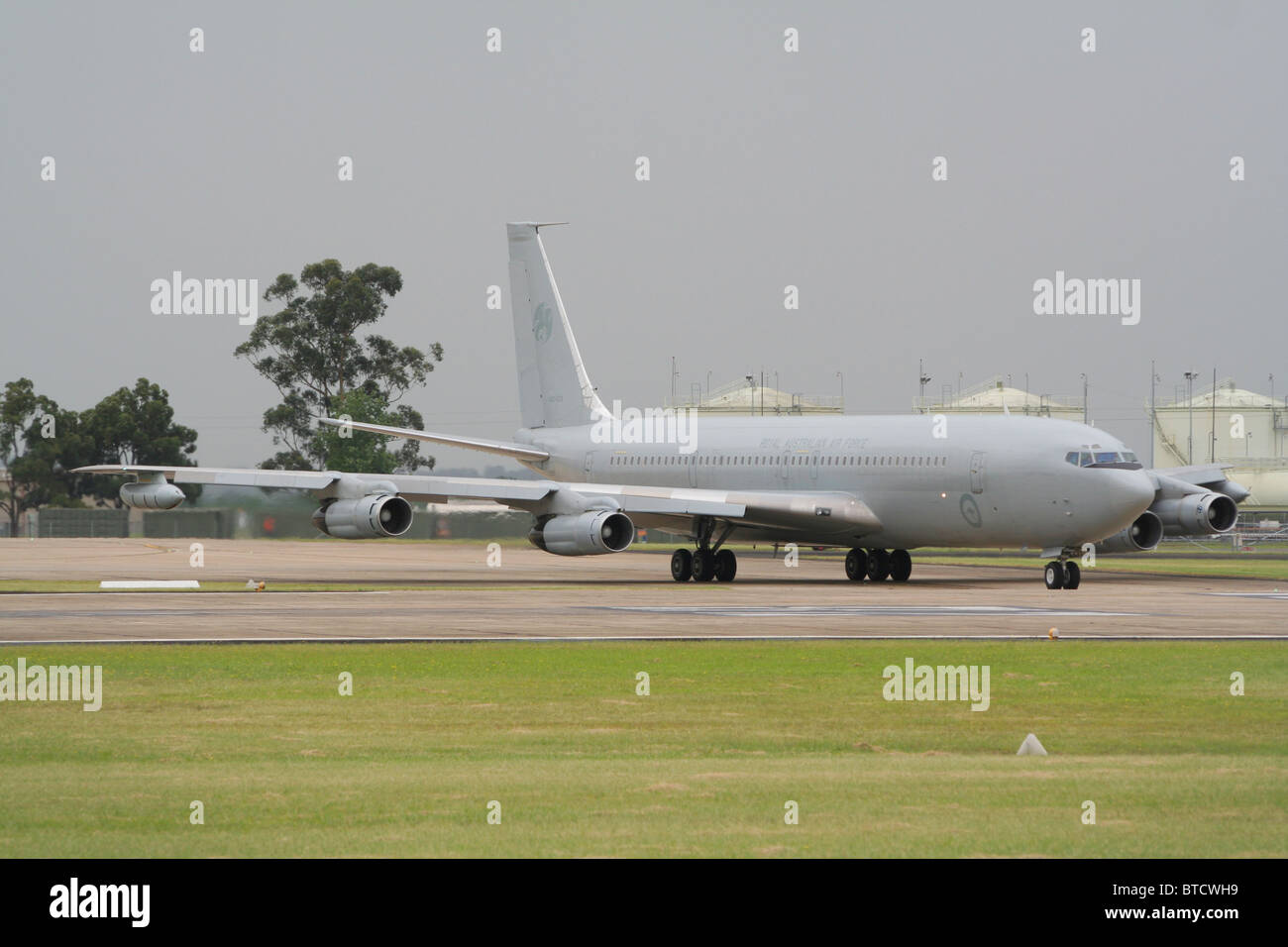 Royal Australian Air Force (RAAF) boeing 707 tanker taxiing à la piste de décollage sur son raafb homebase richmond. Banque D'Images