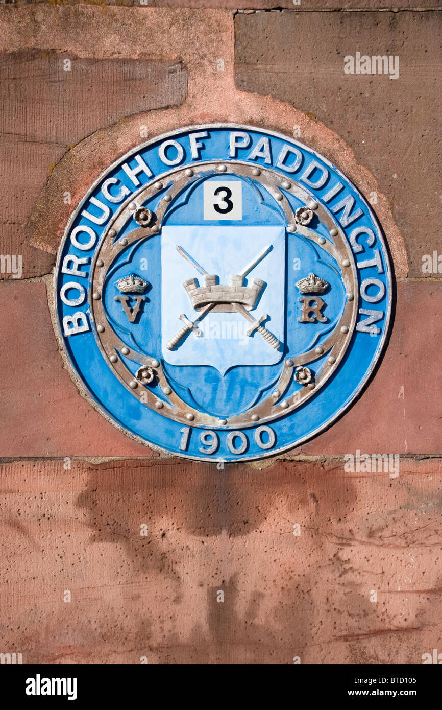 Westbourne Terrace Road Bridge de l'autre côté du Grand Union Canal