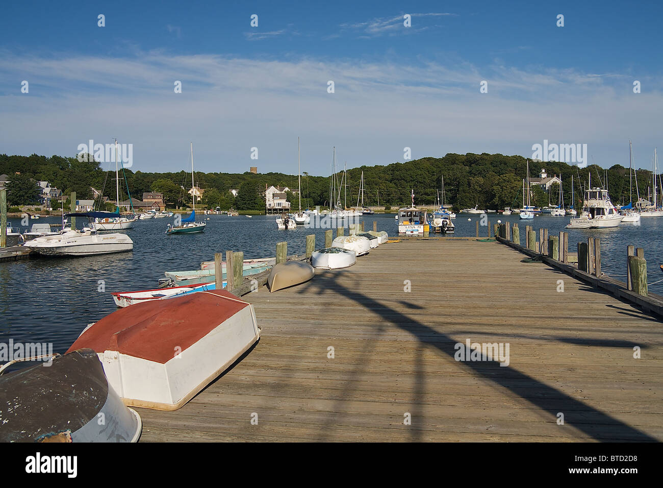 Un quai sur le port de la Cape Cod village de Woods Hole Banque D'Images