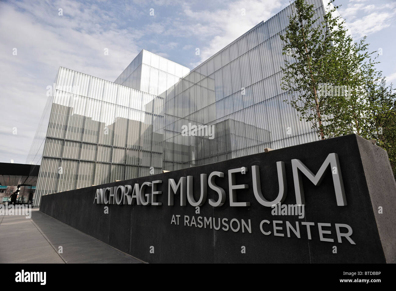 Vue de l'entrée ouest de l'Anchorage Museum de l'Rasmuson Center dans le centre-ville d'Anchorage, Southcentral Alaska Banque D'Images