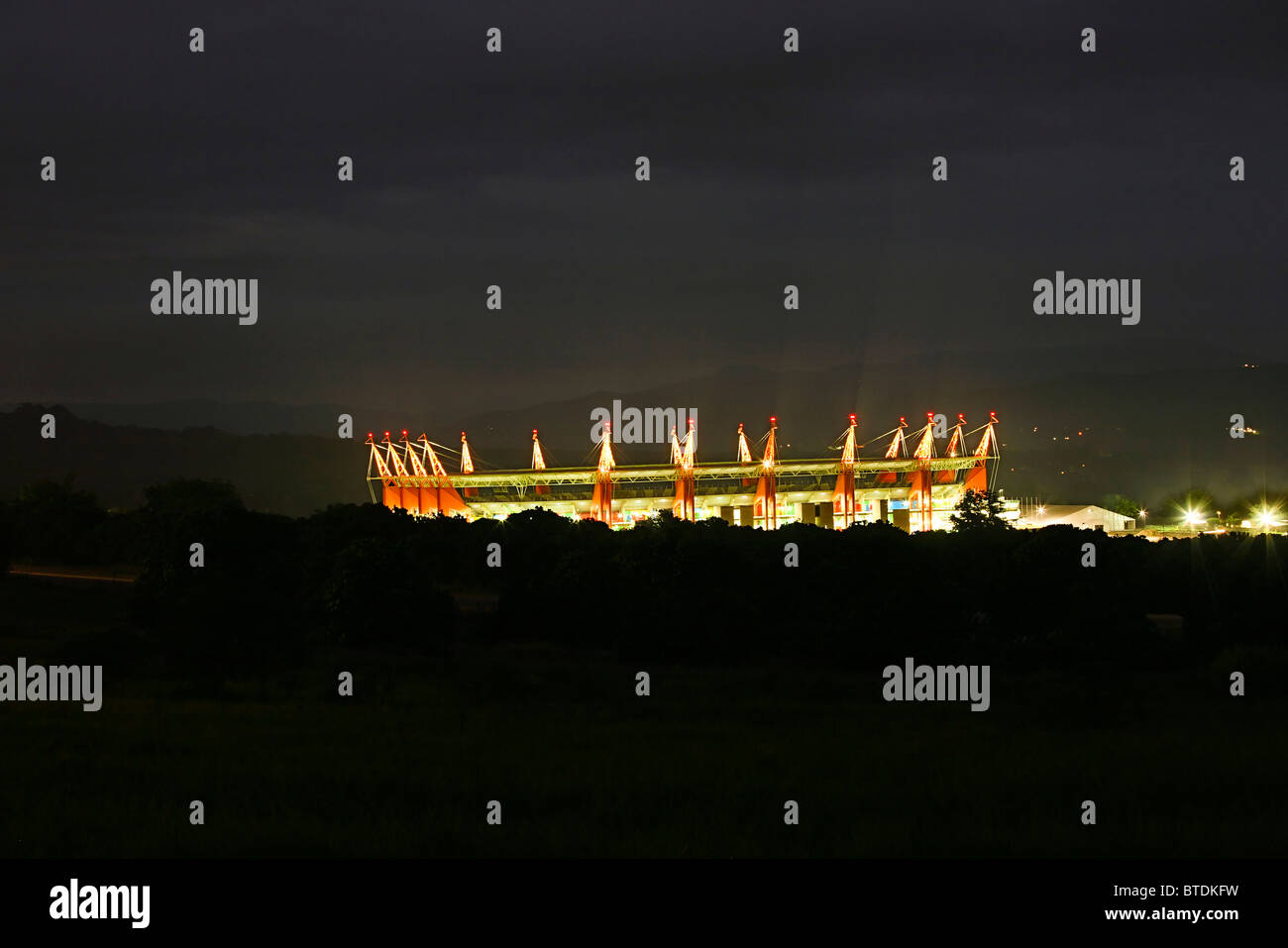 La Coupe du Monde de Football 2010 Mbombela Stadium vue au crépuscule Banque D'Images