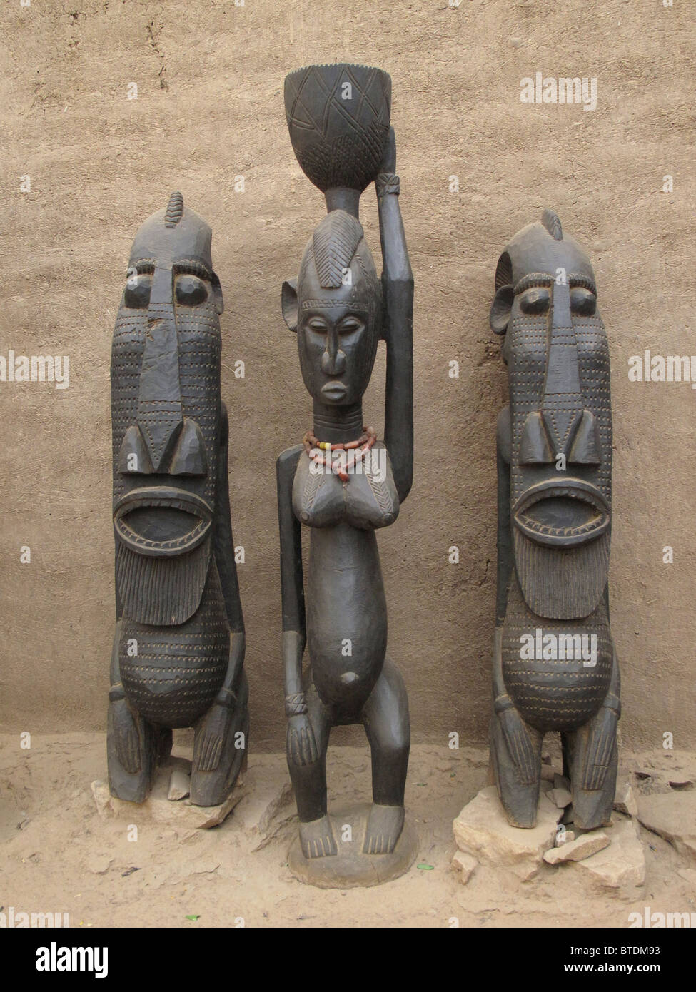 Trois sculptures en bois Banque D'Images