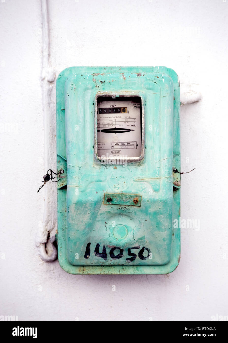 Les Grecs compteur d'électricité. Pris sur Paros, l'une des îles des Cyclades dans la mer Égée. Banque D'Images