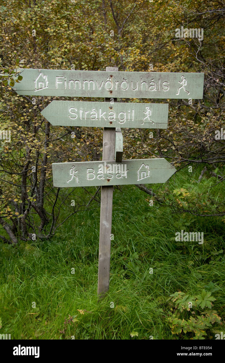 L'Islande, Porsmork Park. Sentier de randonnée de montagne, sentier de sens de signe. Banque D'Images