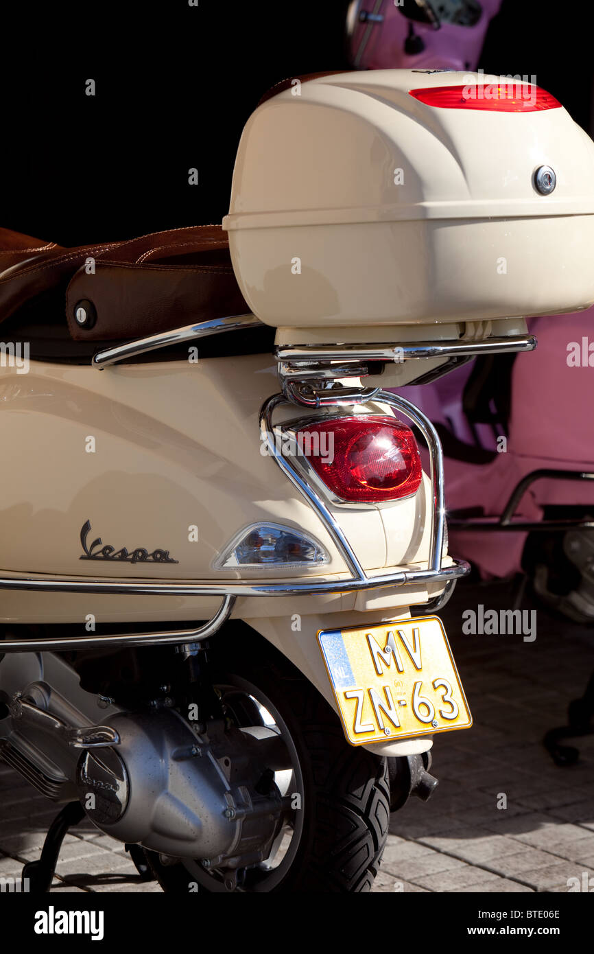 De scooters Vespa. Italie Banque D'Images