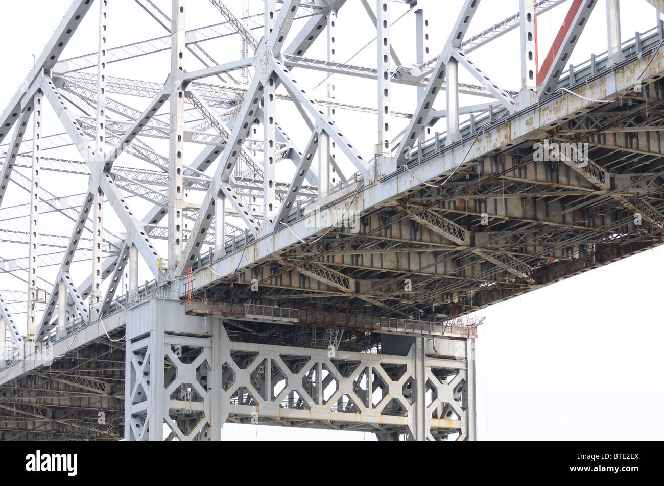 Le pont Tappan Zee traverse la rivière Hudson à l'une de ses plus étendu des points. Le pont est inauguré en décembre 1955 et a besoin de réparation. Banque D'Images