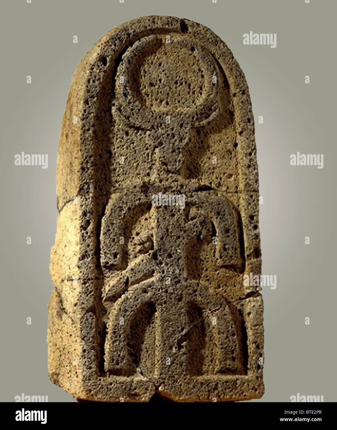 5481. Stèle de Bethsaïde. Stèle en basalte datant de c. 9 - 8ème. C. BC trouvés près de la porte de l'ancienne ville de Bethsaïde Banque D'Images