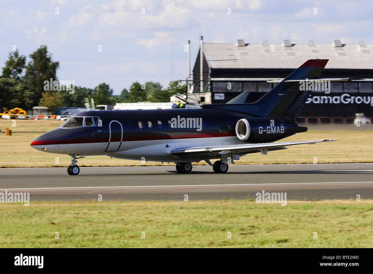 British Aerospace BAe 125-1000B d'entreprendre le décollage exécuté à Londres l'aéroport de Farnborough Banque D'Images