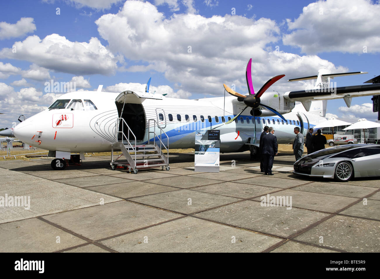 ATR ATR-72-600 en exposition statique au salon Farnborough Airshow 2010 Banque D'Images