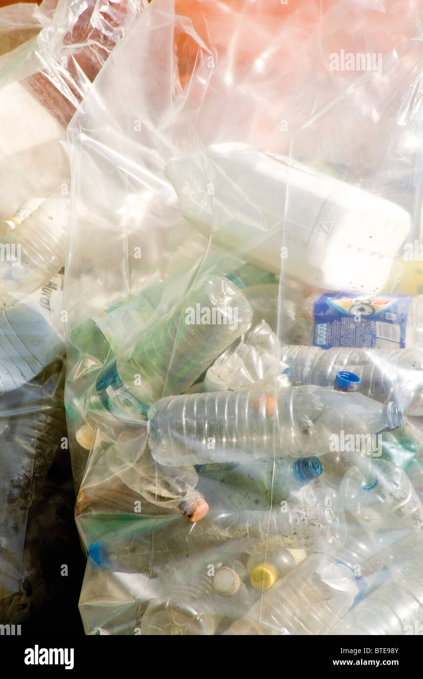 Le recyclage des bouteilles en plastique Banque D'Images
