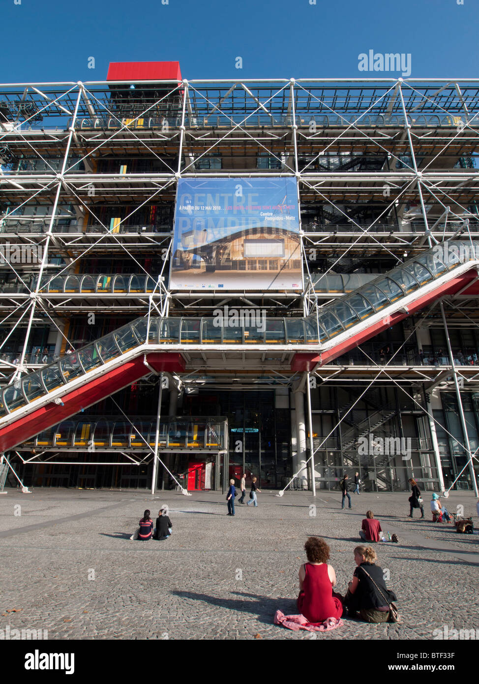 Vue sur le Centre Pompidou musée d'art moderne à Paris France Banque D'Images