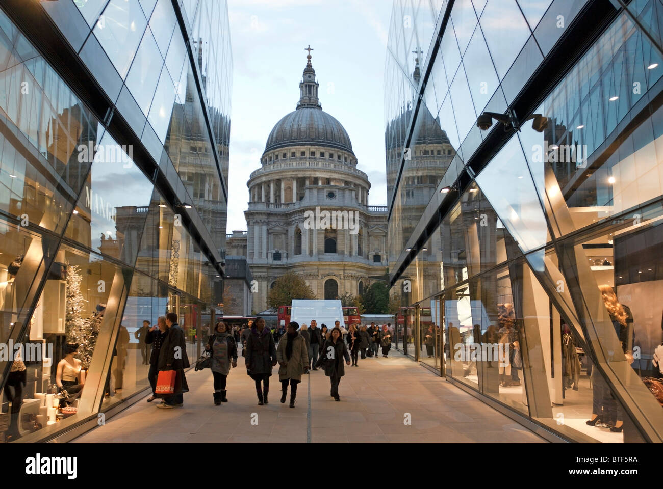 Un nouveau changement Shopping Centre - Ville de Londres. Banque D'Images