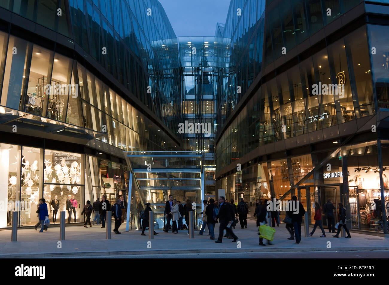 Un nouveau changement Shopping Centre - Ville de Londres. Banque D'Images