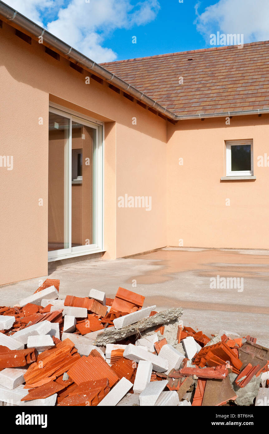 Nouvelle construction de maison bungalow montrant - Indre-et-Loire, France. Banque D'Images
