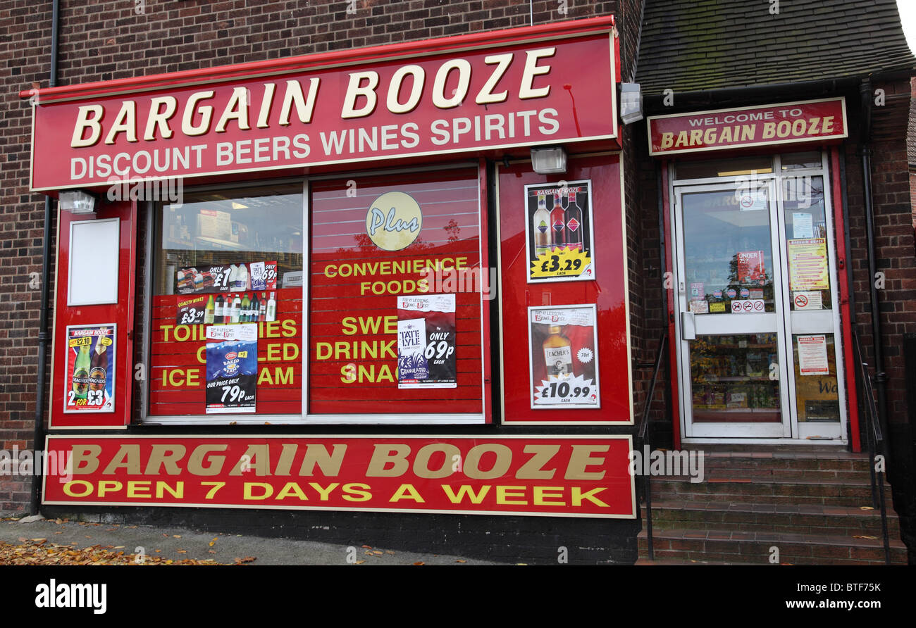 Un Bargain Booze store à Nottingham, Angleterre, Royaume-Uni Banque D'Images