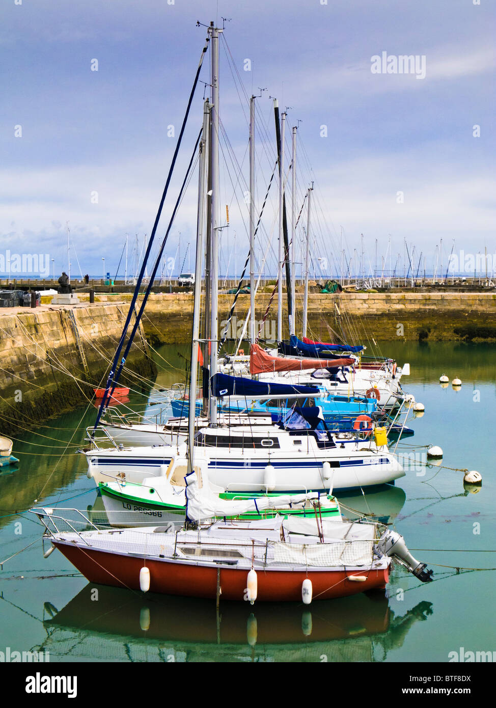Yachts yachts amarrés à Port Haliguen, Morbihan, Bretagne, France, Europe Banque D'Images