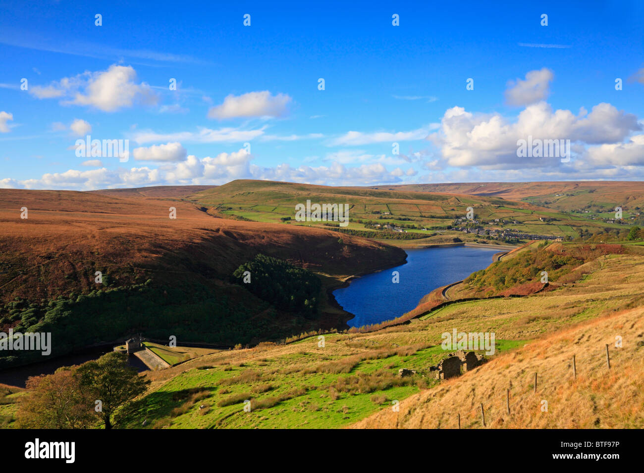 L'automne sur le Pennine Way près de papillon réservoir, Wessenden Vallée, Marsden, Peak District National Park, West Yorkshire, Angleterre, Royaume-Uni. Banque D'Images