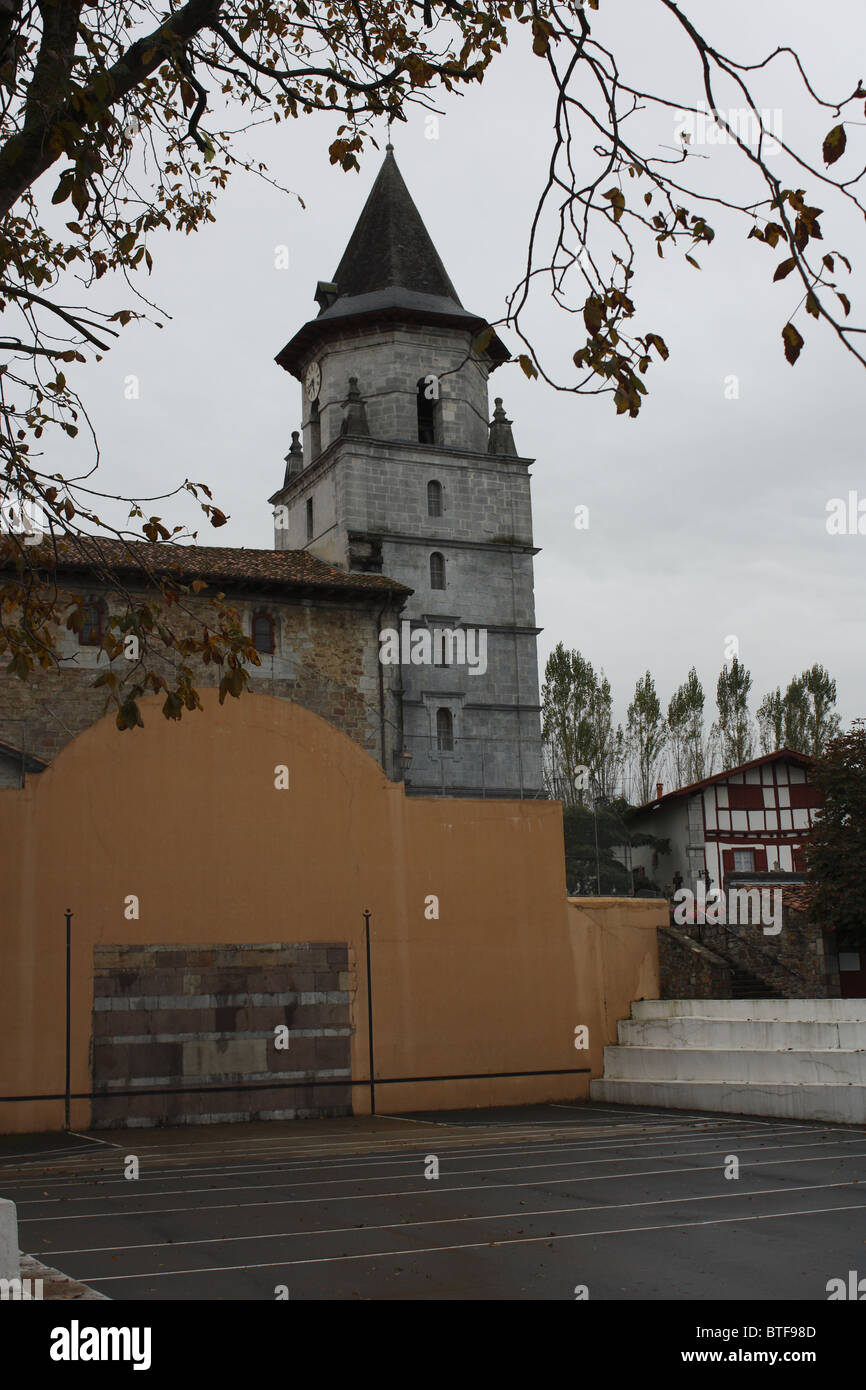 Son mur, jeu de chistera, Ainhoa Pays Basque, France Banque D'Images