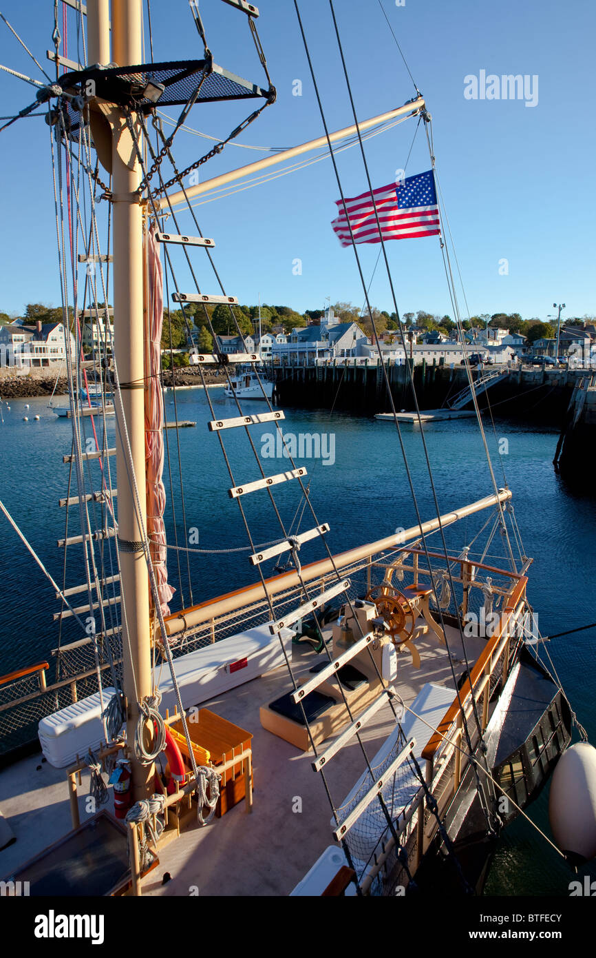 La goélette amarrée formidable à Rockport, MA Harbour Banque D'Images
