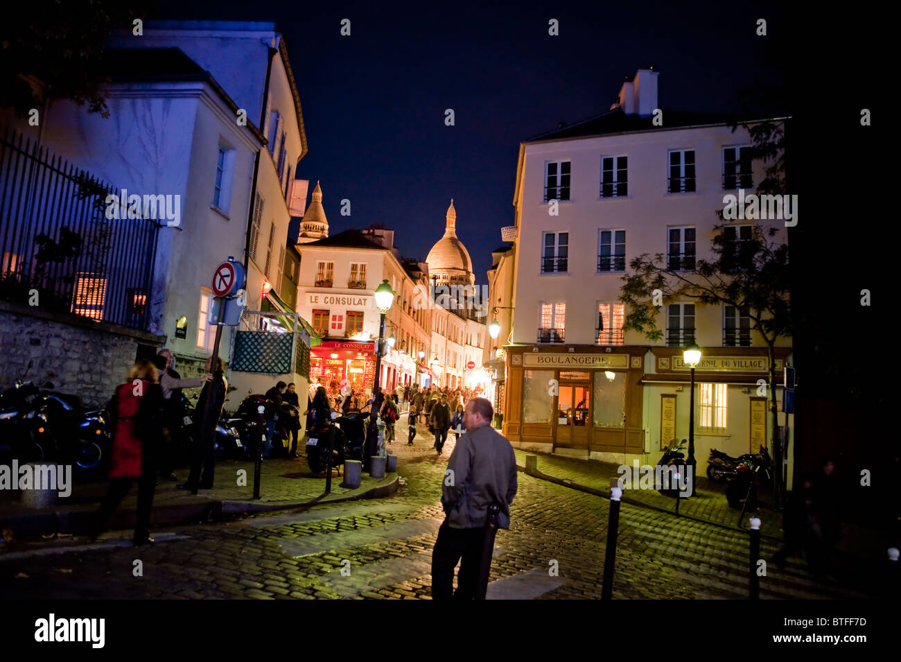 Paris, France, Street Scene, personnes visitant le quartier de Montmartre, quartiers nocturnes Banque D'Images