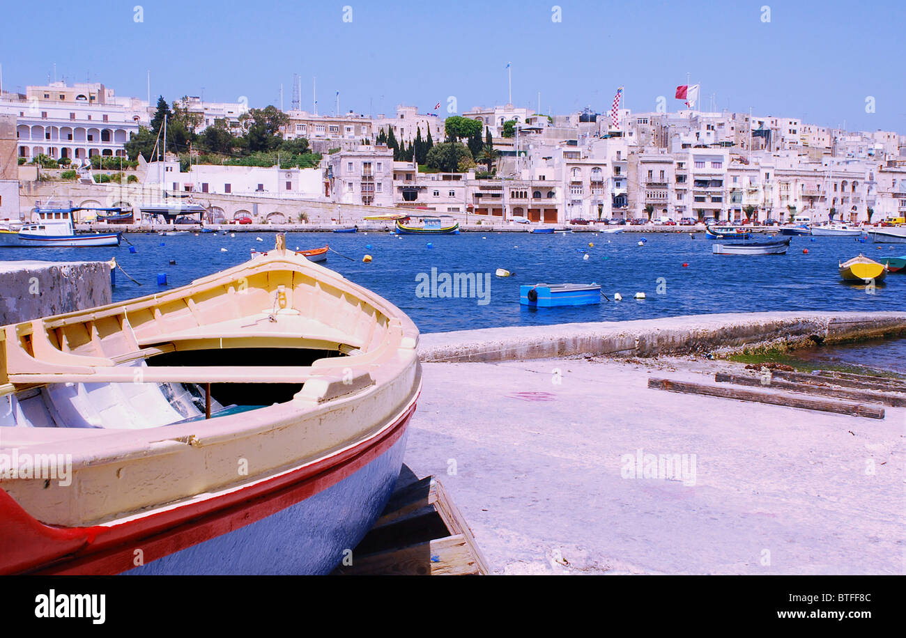 Un bateau au port de Malte Banque D'Images