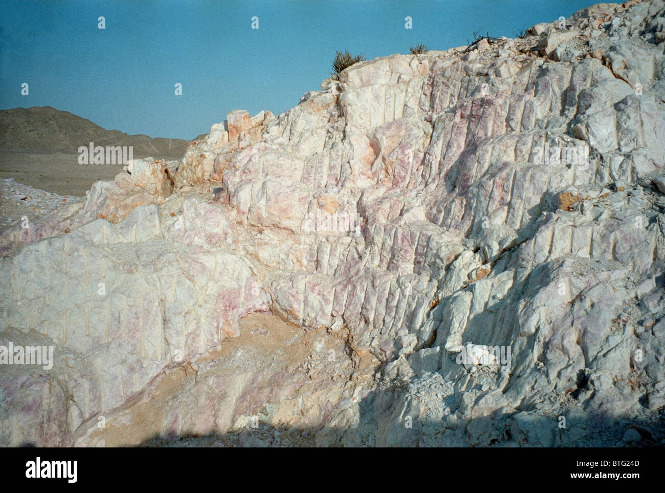 Carrière de quartz rose du désert du Namib en Namibie Banque D'Images