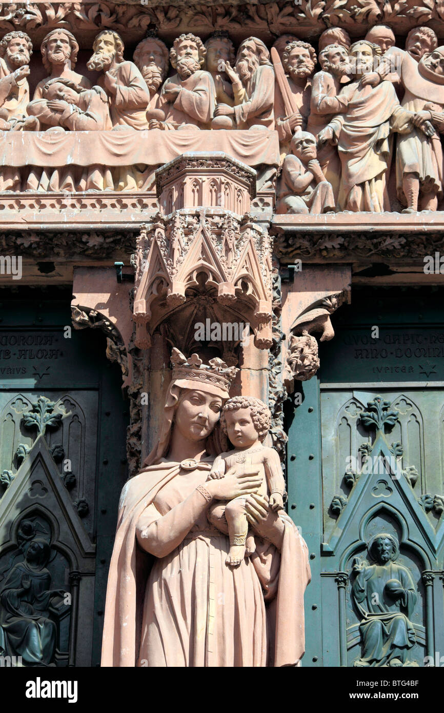 Portail de la cathédrale de Strasbourg, Strasbourg, Alsace, France Banque D'Images