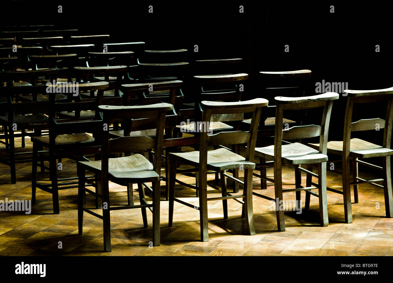 Coin ensoleillé l'église St Michel Archange, Booton, Norfolk, Angleterre, Royaume-Uni. Banque D'Images