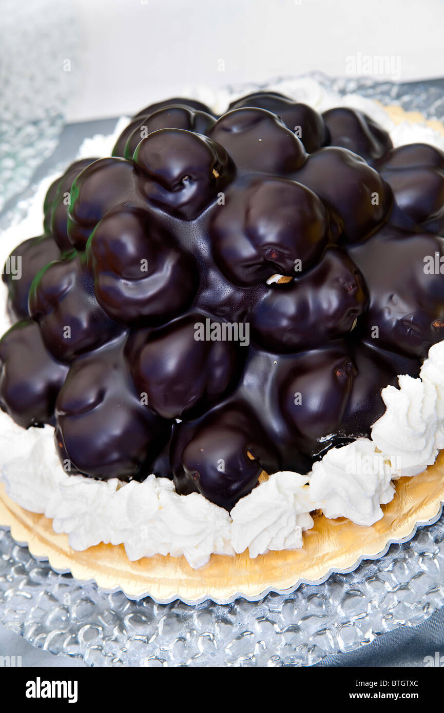 Profiterole au chocolat Banque D'Images