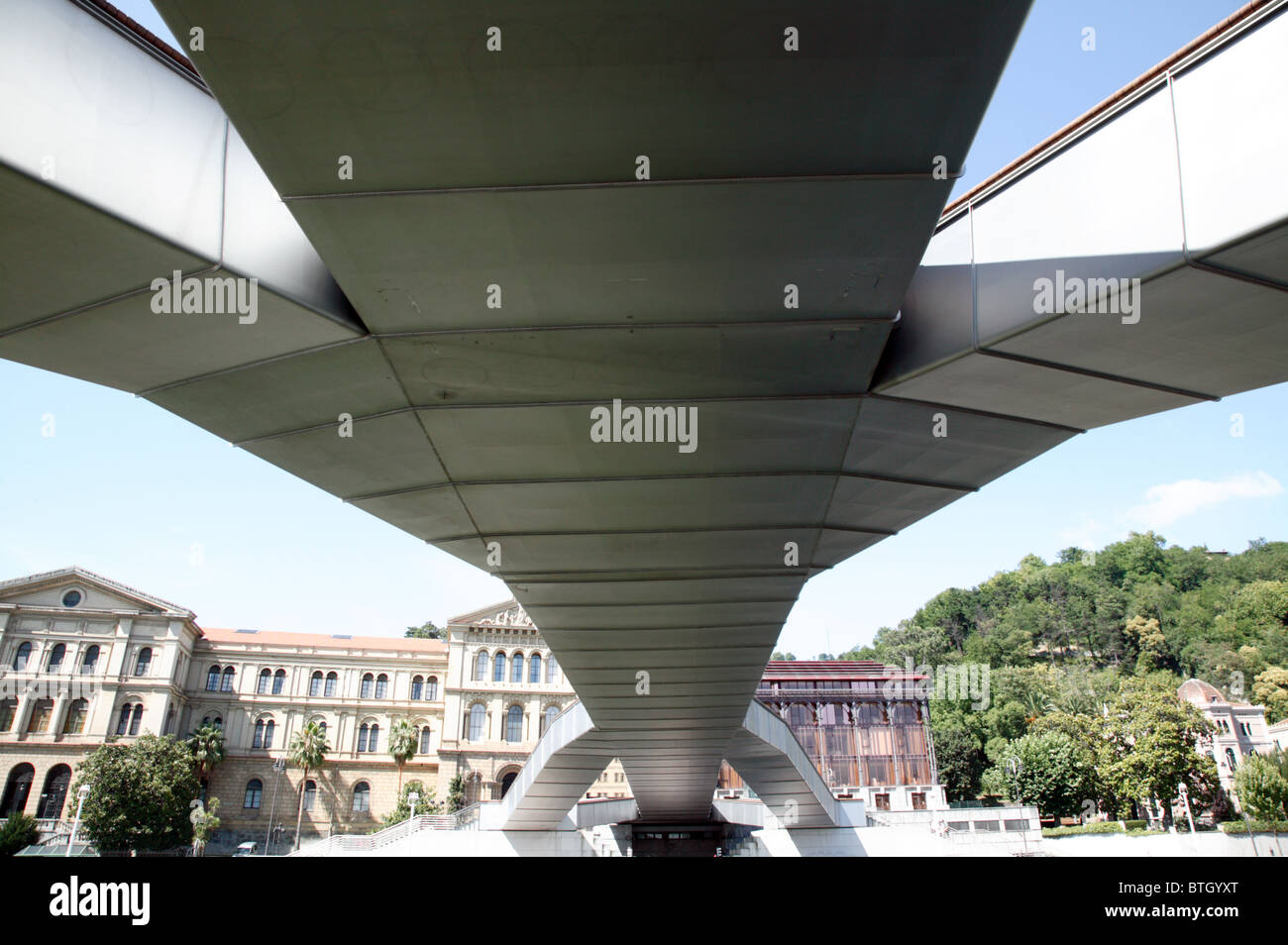 Vue sur le dessous de la Puente Pedro Arrupe, Bilbao, Espagne Banque D'Images