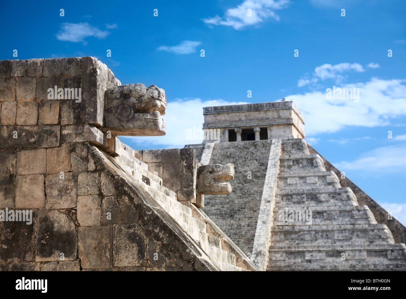 Chichen Itza, au Mexique, l'une des nouvelles sept merveilles du monde, vue à partir de la plate-forme de Vénus Banque D'Images