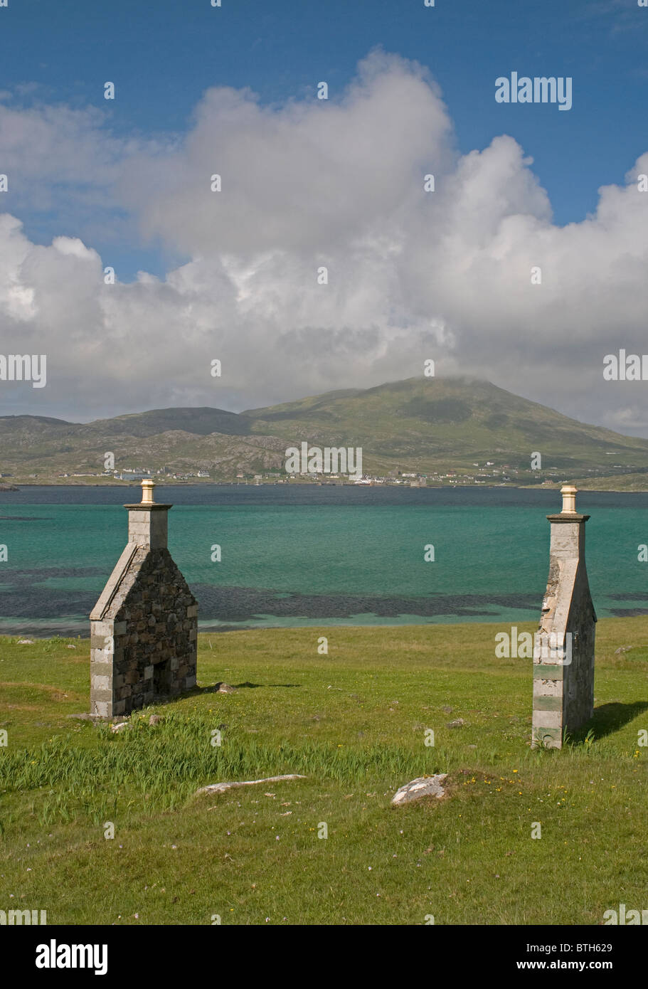 Ruine en chambre avec vue sur l'UIDH Castlebay, à l'île de Vatersay, Hébrides, îles de l'Ouest, de l'Écosse. 6578 SCO Banque D'Images